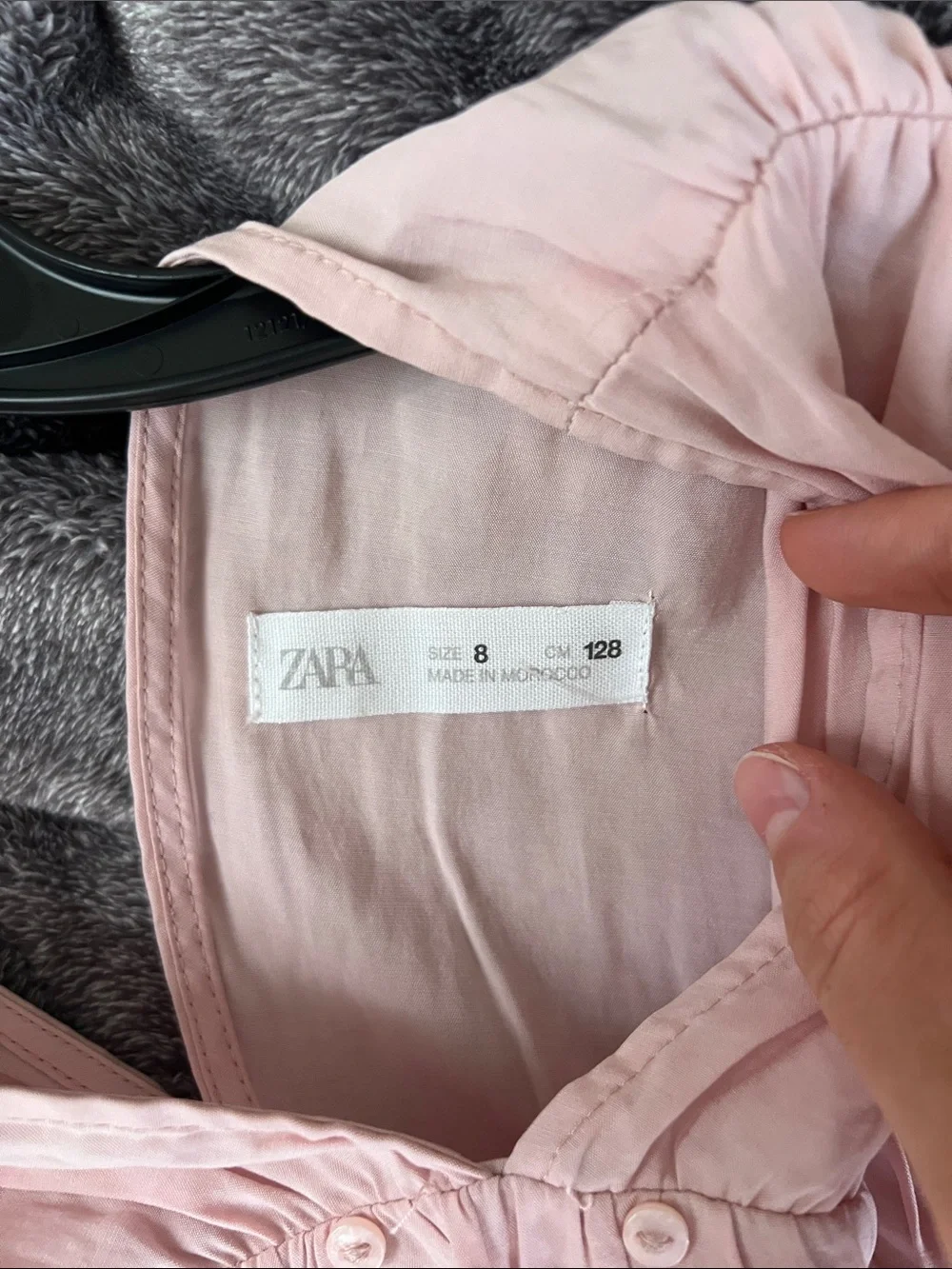 Zara Girl’s Light Pink Button-Front V-Neck Top Size 8